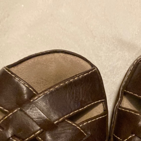 Yuu Jenelle Brown Flat Comfort Woven Faux Leather Fisherman Slingback Sandals - Picture 13 of 13